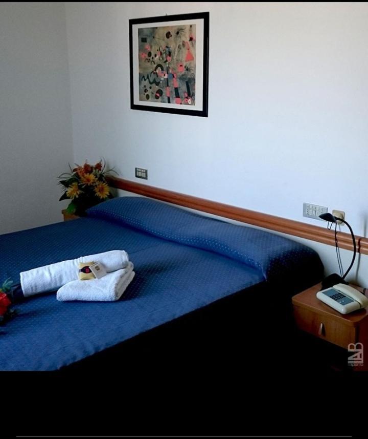 Hotel Grand Meeting Римини Экстерьер фото